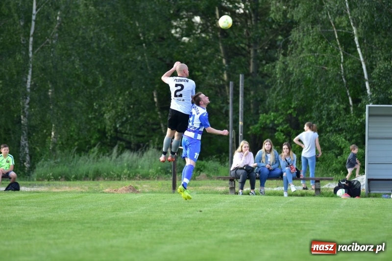 Zdjęcie w galerii na portalu naszraciborz.pl: Wyrównane starcie Kobyli z Zawadą Książęcą [FOTO] wiadomości z regionu