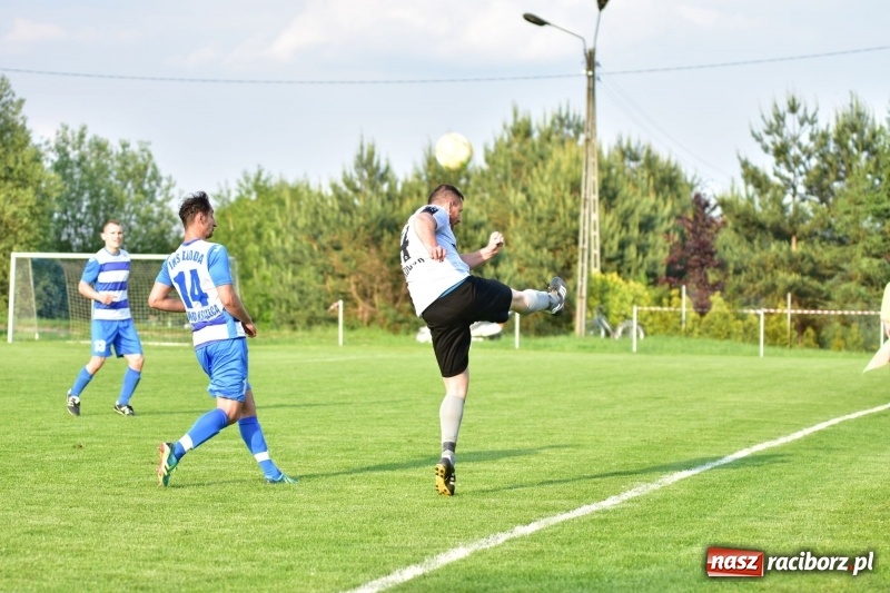 Zdjęcie w galerii na portalu naszraciborz.pl: Wyrównane starcie Kobyli z Zawadą Książęcą [FOTO] wiadomości z regionu