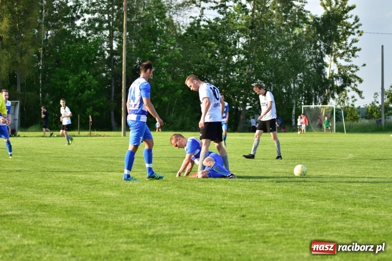 Zdjęcie w galerii na portalu naszraciborz.pl: Wyrównane starcie Kobyli z Zawadą Książęcą [FOTO] wiadomości z regionu