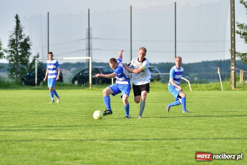 Zdjęcie w galerii na portalu naszraciborz.pl: Wyrównane starcie Kobyli z Zawadą Książęcą [FOTO] wiadomości z regionu