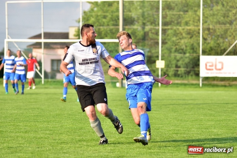 Zdjęcie w galerii na portalu naszraciborz.pl: Wyrównane starcie Kobyli z Zawadą Książęcą [FOTO] wiadomości z regionu
