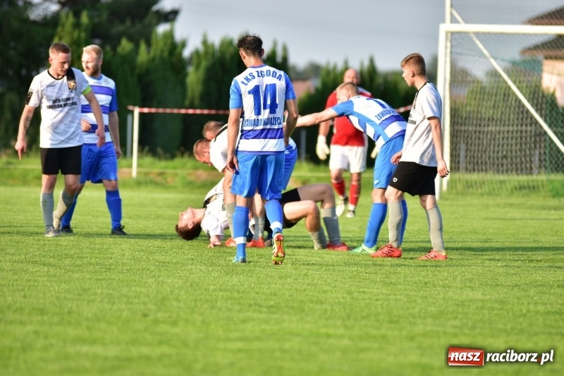 Zdjęcie w galerii na portalu naszraciborz.pl: Wyrównane starcie Kobyli z Zawadą Książęcą [FOTO] wiadomości z regionu