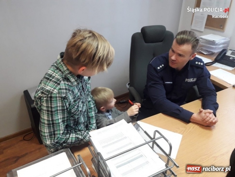 Zdjęcie w galerii na portalu naszraciborz.pl: Ostrożnie na wakacjach. Dzieci w kuźniańskim komisariacie wiadomości z regionu