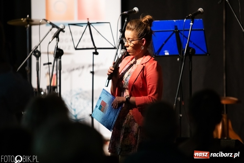 Zdjęcie w galerii na portalu naszraciborz.pl: Koncert z okazji Dnia Matki na Zamku Piastowskim wiadomości z regionu