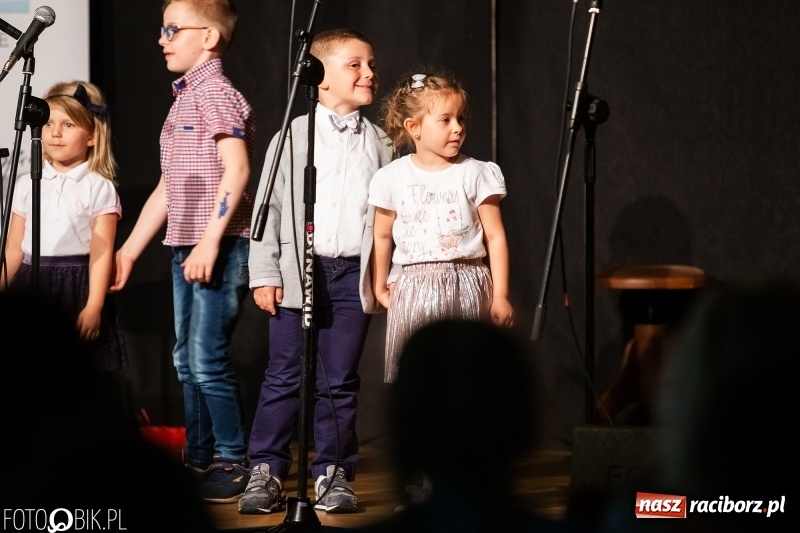 Zdjęcie w galerii na portalu naszraciborz.pl: Koncert z okazji Dnia Matki na Zamku Piastowskim wiadomości z regionu