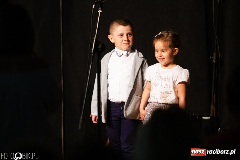 Zdjęcie w galerii na portalu naszraciborz.pl: Koncert z okazji Dnia Matki na Zamku Piastowskim wiadomości z regionu