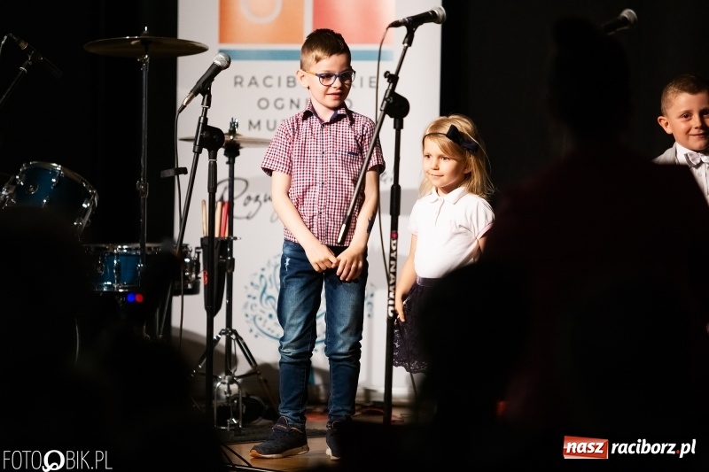 Zdjęcie w galerii na portalu naszraciborz.pl: Koncert z okazji Dnia Matki na Zamku Piastowskim wiadomości z regionu