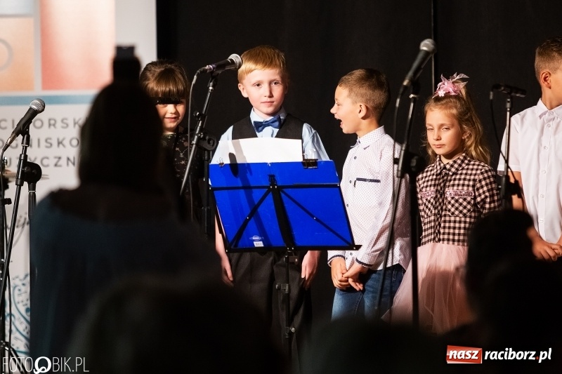 Zdjęcie w galerii na portalu naszraciborz.pl: Koncert z okazji Dnia Matki na Zamku Piastowskim wiadomości z regionu