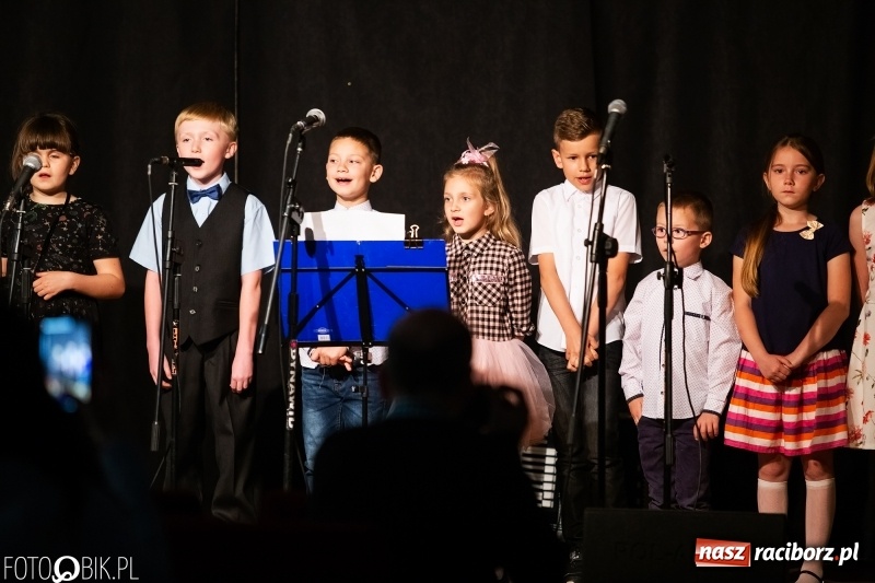 Zdjęcie w galerii na portalu naszraciborz.pl: Koncert z okazji Dnia Matki na Zamku Piastowskim wiadomości z regionu