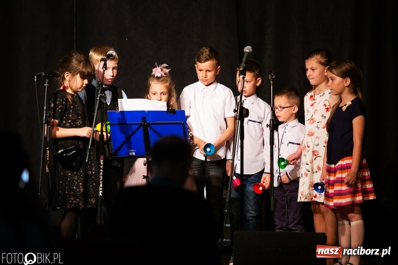 Zdjęcie w galerii na portalu naszraciborz.pl: Koncert z okazji Dnia Matki na Zamku Piastowskim wiadomości z regionu