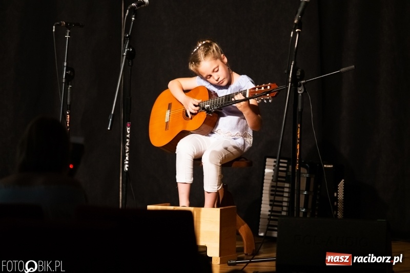 Zdjęcie w galerii na portalu naszraciborz.pl: Koncert z okazji Dnia Matki na Zamku Piastowskim wiadomości z regionu