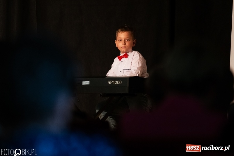 Zdjęcie w galerii na portalu naszraciborz.pl: Koncert z okazji Dnia Matki na Zamku Piastowskim wiadomości z regionu