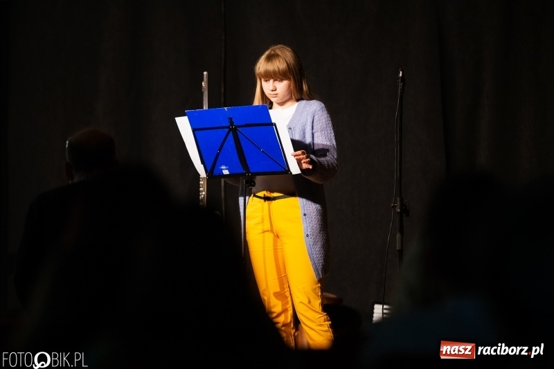 Zdjęcie w galerii na portalu naszraciborz.pl: Koncert z okazji Dnia Matki na Zamku Piastowskim wiadomości z regionu