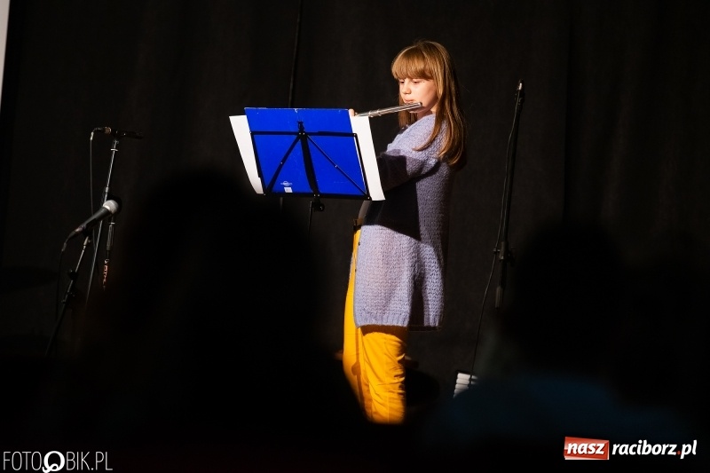 Zdjęcie w galerii na portalu naszraciborz.pl: Koncert z okazji Dnia Matki na Zamku Piastowskim wiadomości z regionu