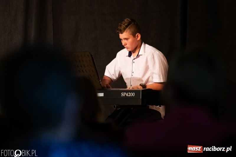 Zdjęcie w galerii na portalu naszraciborz.pl: Koncert z okazji Dnia Matki na Zamku Piastowskim wiadomości z regionu