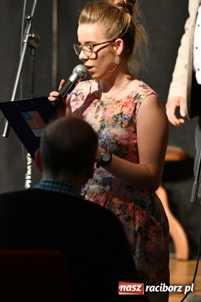 Zdjęcie w galerii na portalu naszraciborz.pl: Koncert z okazji Dnia Matki na Zamku Piastowskim wiadomości z regionu
