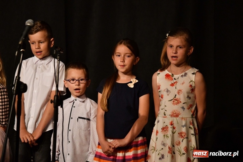 Zdjęcie w galerii na portalu naszraciborz.pl: Koncert z okazji Dnia Matki na Zamku Piastowskim wiadomości z regionu