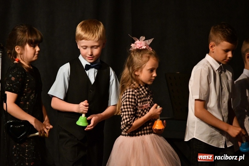 Zdjęcie w galerii na portalu naszraciborz.pl: Koncert z okazji Dnia Matki na Zamku Piastowskim wiadomości z regionu