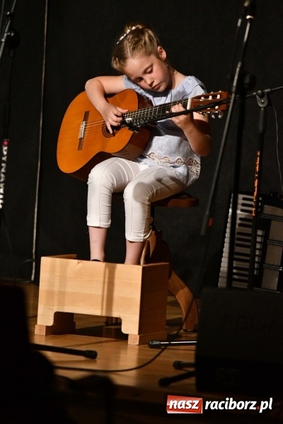 Zdjęcie w galerii na portalu naszraciborz.pl: Koncert z okazji Dnia Matki na Zamku Piastowskim wiadomości z regionu