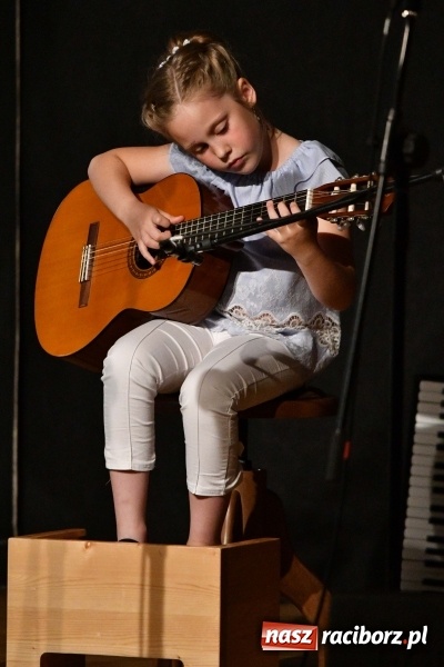 Zdjęcie w galerii na portalu naszraciborz.pl: Koncert z okazji Dnia Matki na Zamku Piastowskim wiadomości z regionu