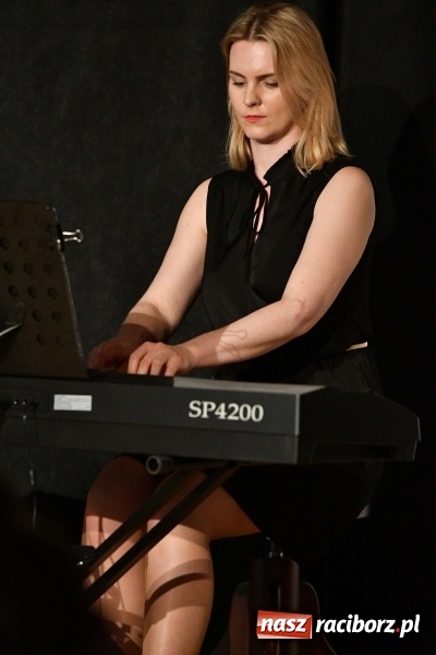 Zdjęcie w galerii na portalu naszraciborz.pl: Koncert z okazji Dnia Matki na Zamku Piastowskim wiadomości z regionu