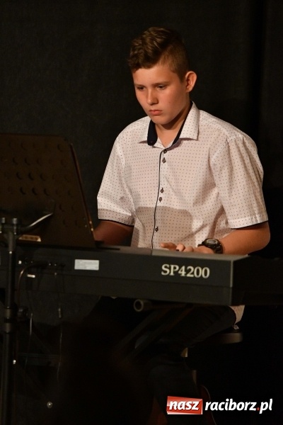 Zdjęcie w galerii na portalu naszraciborz.pl: Koncert z okazji Dnia Matki na Zamku Piastowskim wiadomości z regionu