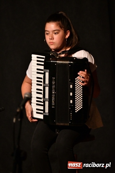 Zdjęcie w galerii na portalu naszraciborz.pl: Koncert z okazji Dnia Matki na Zamku Piastowskim wiadomości z regionu