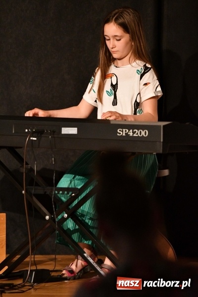 Zdjęcie w galerii na portalu naszraciborz.pl: Koncert z okazji Dnia Matki na Zamku Piastowskim wiadomości z regionu