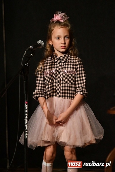 Zdjęcie w galerii na portalu naszraciborz.pl: Koncert z okazji Dnia Matki na Zamku Piastowskim wiadomości z regionu