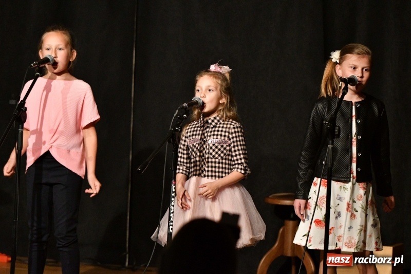Zdjęcie w galerii na portalu naszraciborz.pl: Koncert z okazji Dnia Matki na Zamku Piastowskim wiadomości z regionu
