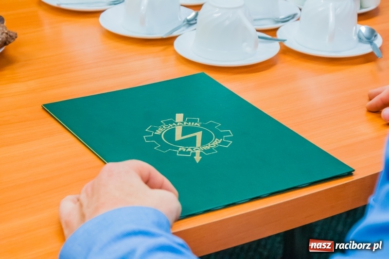 Zdjęcie w galerii na portalu naszraciborz.pl: Raciborski Mechanik i Eko-Okna podpisały list intencyjny w sprawie współpracy wiadomości z regionu