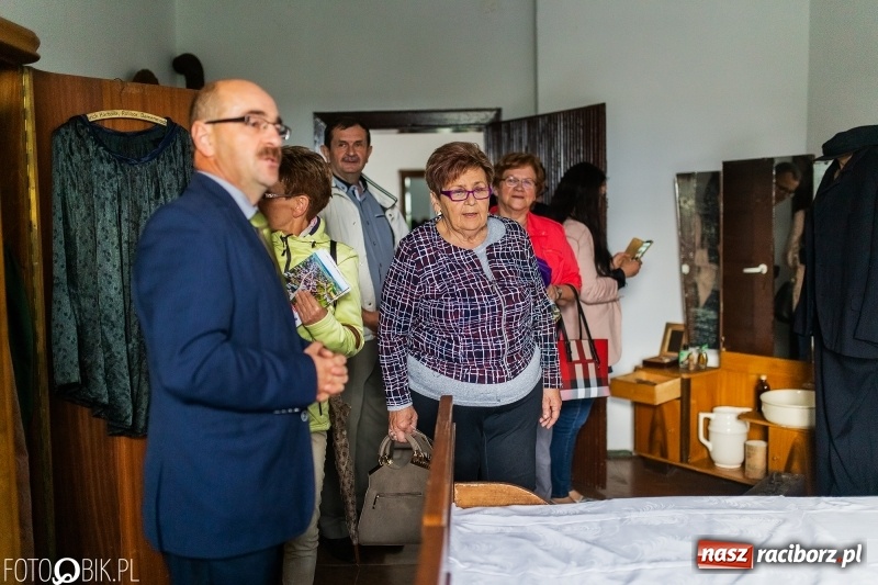 Zdjęcie w galerii na portalu naszraciborz.pl: W niedzielę zwiedzanie krzanowickiej izby regionalnej  wiadomości z regionu