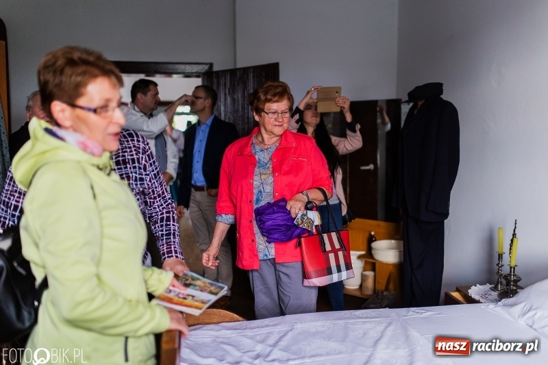 Zdjęcie w galerii na portalu naszraciborz.pl: W niedzielę zwiedzanie krzanowickiej izby regionalnej  wiadomości z regionu