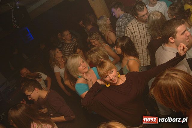 Zdjęcie w galerii na portalu naszraciborz.pl: Studenckie szalone wieczory wiadomości z regionu