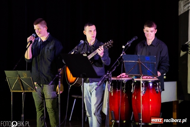 Zdjęcie w galerii na portalu naszraciborz.pl: Złote Kowadło dla MOW z Kamionka Wielkiego wiadomości z regionu