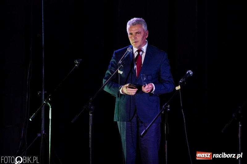 Zdjęcie w galerii na portalu naszraciborz.pl: Złote Kowadło dla MOW z Kamionka Wielkiego wiadomości z regionu