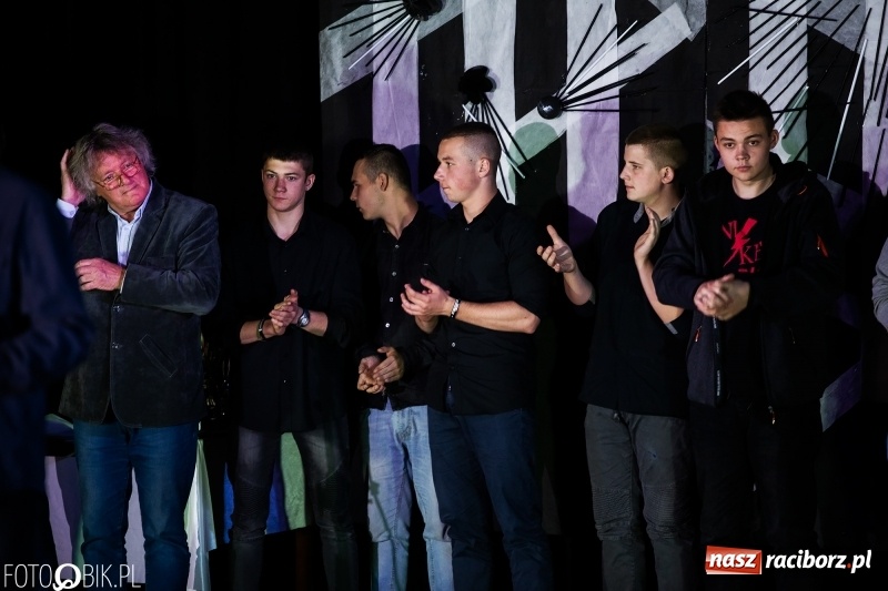 Zdjęcie w galerii na portalu naszraciborz.pl: Złote Kowadło dla MOW z Kamionka Wielkiego wiadomości z regionu