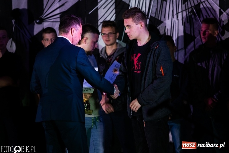 Zdjęcie w galerii na portalu naszraciborz.pl: Złote Kowadło dla MOW z Kamionka Wielkiego wiadomości z regionu