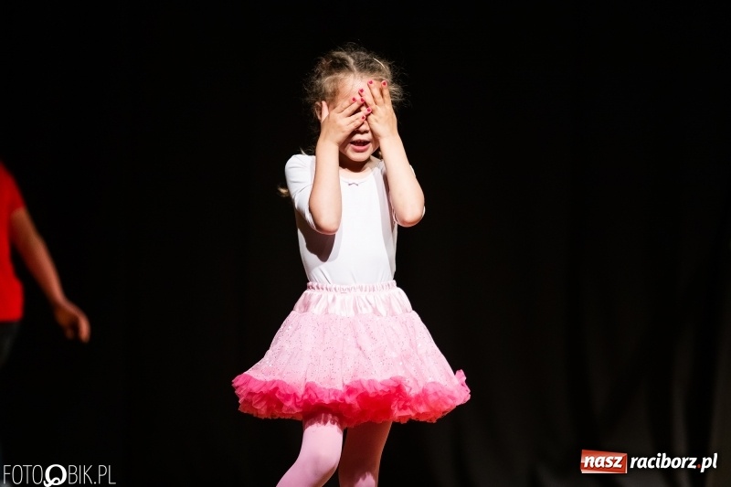 Zdjęcie w galerii na portalu naszraciborz.pl: Wieczór premier w Młodzieżowym Domu Kultury wiadomości z regionu