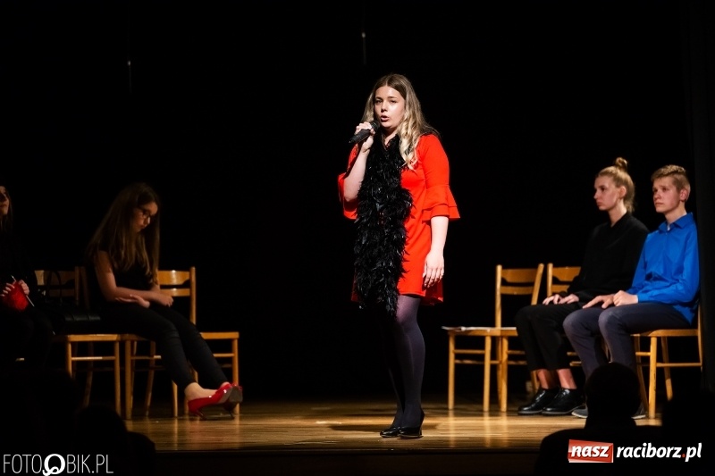Zdjęcie w galerii na portalu naszraciborz.pl: Wieczór premier w Młodzieżowym Domu Kultury wiadomości z regionu