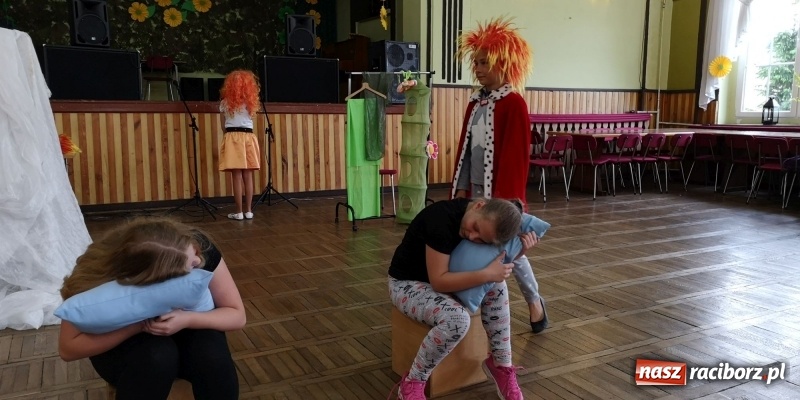 Zdjęcie w galerii na portalu naszraciborz.pl: Dzień Matki w Borucinie z teatrem i tańcem wiadomości z regionu