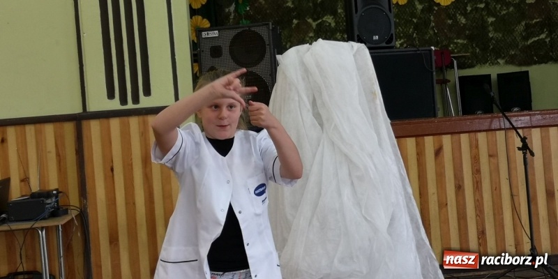 Zdjęcie w galerii na portalu naszraciborz.pl: Dzień Matki w Borucinie z teatrem i tańcem wiadomości z regionu