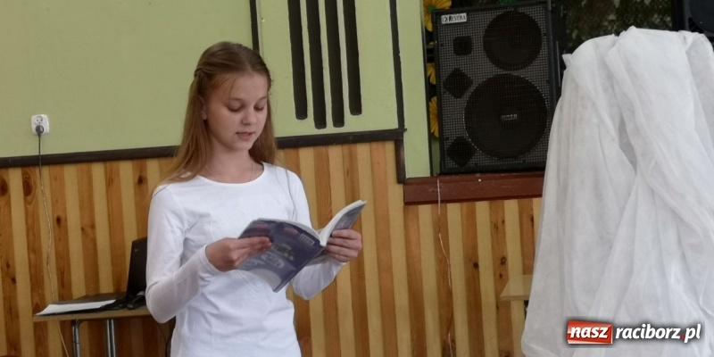 Zdjęcie w galerii na portalu naszraciborz.pl: Dzień Matki w Borucinie z teatrem i tańcem wiadomości z regionu