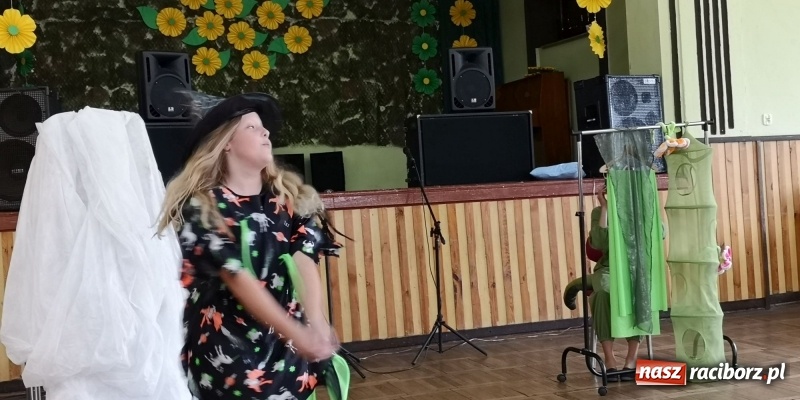 Zdjęcie w galerii na portalu naszraciborz.pl: Dzień Matki w Borucinie z teatrem i tańcem wiadomości z regionu