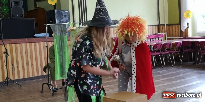Zdjęcie w galerii na portalu naszraciborz.pl: Dzień Matki w Borucinie z teatrem i tańcem wiadomości z regionu