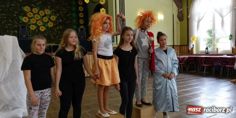 Zdjęcie w galerii na portalu naszraciborz.pl: Dzień Matki w Borucinie z teatrem i tańcem wiadomości z regionu