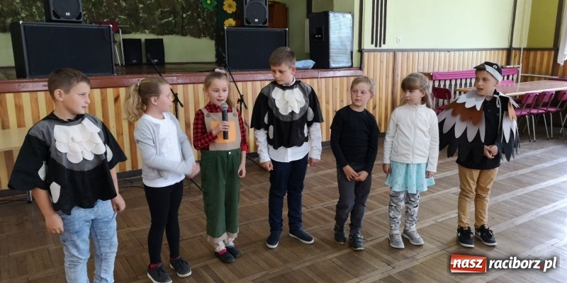 Zdjęcie w galerii na portalu naszraciborz.pl: Dzień Matki w Borucinie z teatrem i tańcem wiadomości z regionu