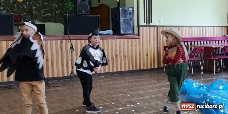 Zdjęcie w galerii na portalu naszraciborz.pl: Dzień Matki w Borucinie z teatrem i tańcem wiadomości z regionu