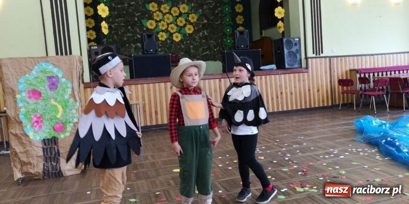 Zdjęcie w galerii na portalu naszraciborz.pl: Dzień Matki w Borucinie z teatrem i tańcem wiadomości z regionu