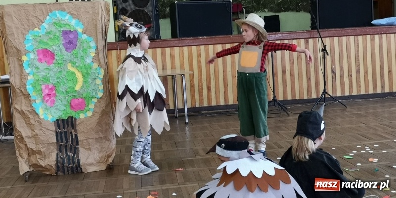 Zdjęcie w galerii na portalu naszraciborz.pl: Dzień Matki w Borucinie z teatrem i tańcem wiadomości z regionu